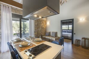 Caja de seguridad en la habitación y sistema de insonorización 