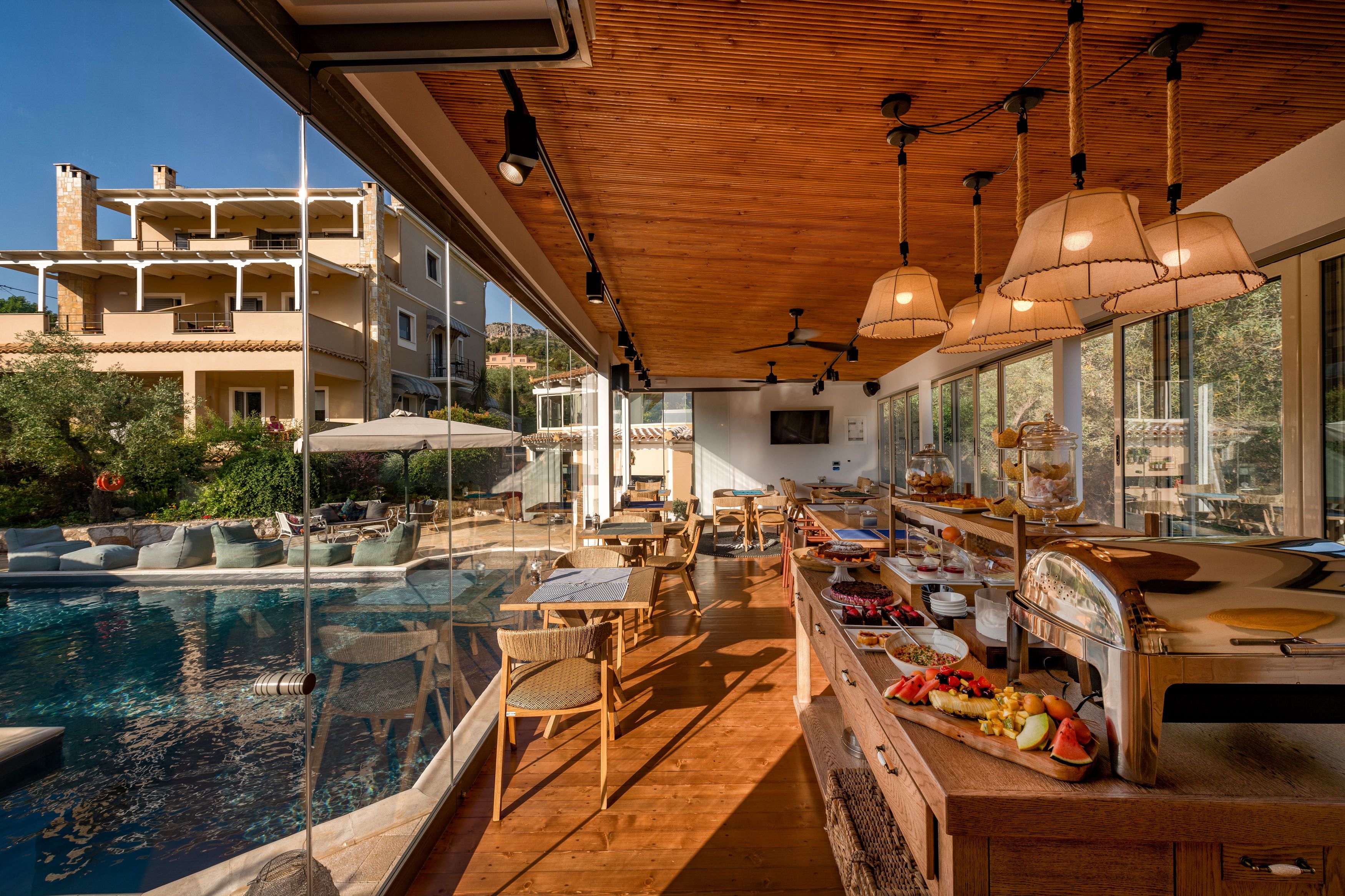 Desayuno buffet todos los días (con cargo) 
