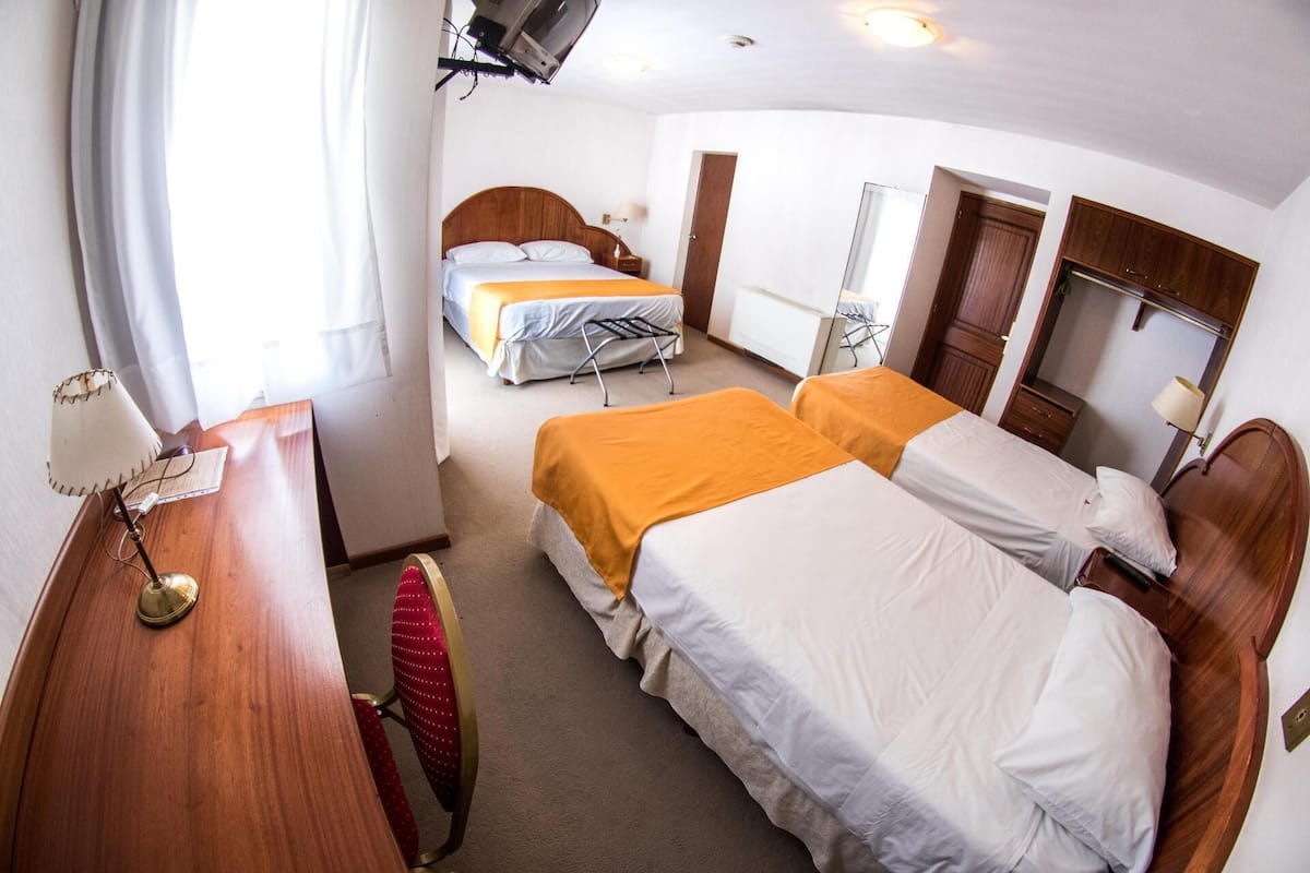 Soundproofing, free WiFi, bed sheets