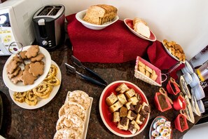 Free daily continental breakfast