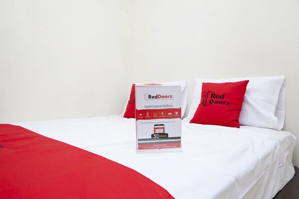 Desk, free WiFi, bed sheets