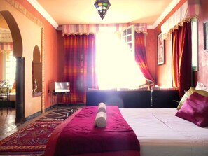Suite, vistas al mar | Ropa de cama de alta calidad, cortinas opacas, ropa de cama