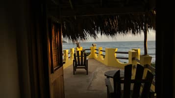 Double Room, 1 Queen Bed, Ocean View | Beach/ocean view