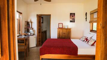 Double Room, 1 Queen Bed, Ocean View | Soundproofing, iron/ironing board (on request), WiFi (free), bed sheets