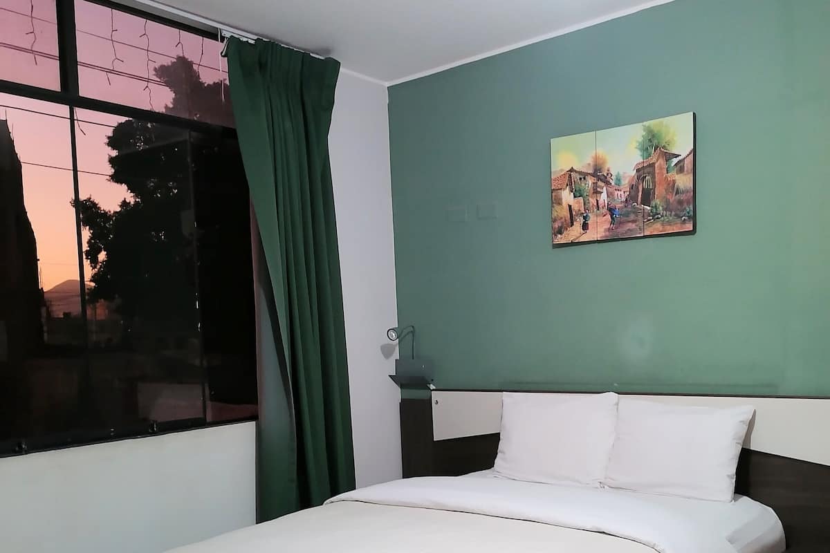 Habitación individual estándar, 1 habitación | Tabla de planchar con plancha, wifi gratis y ropa de cama