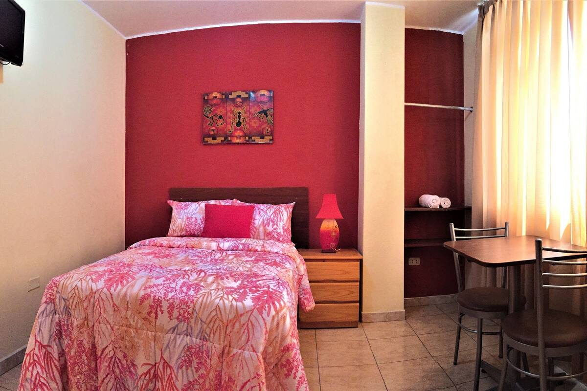 Iron/ironing board, free WiFi, bed sheets