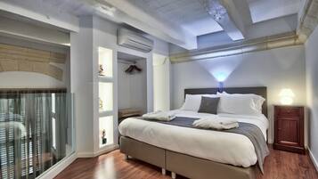 Deluxe Duplex, City View, Annex Building | 1 bedroom, Frette Italian sheets, premium bedding, down comforters