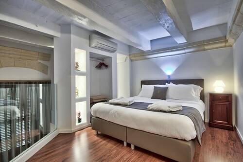 Deluxe Duplex, City View, Annex Building | 1 bedroom, Frette Italian sheets, premium bedding, down comforters