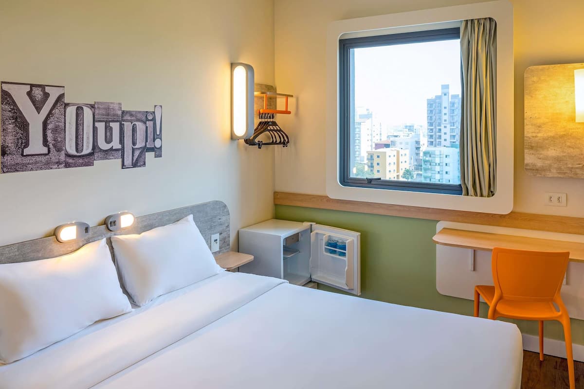 ibis Budget+, 1 Double Bed | Individually decorated, desk, laptop workspace, blackout drapes
