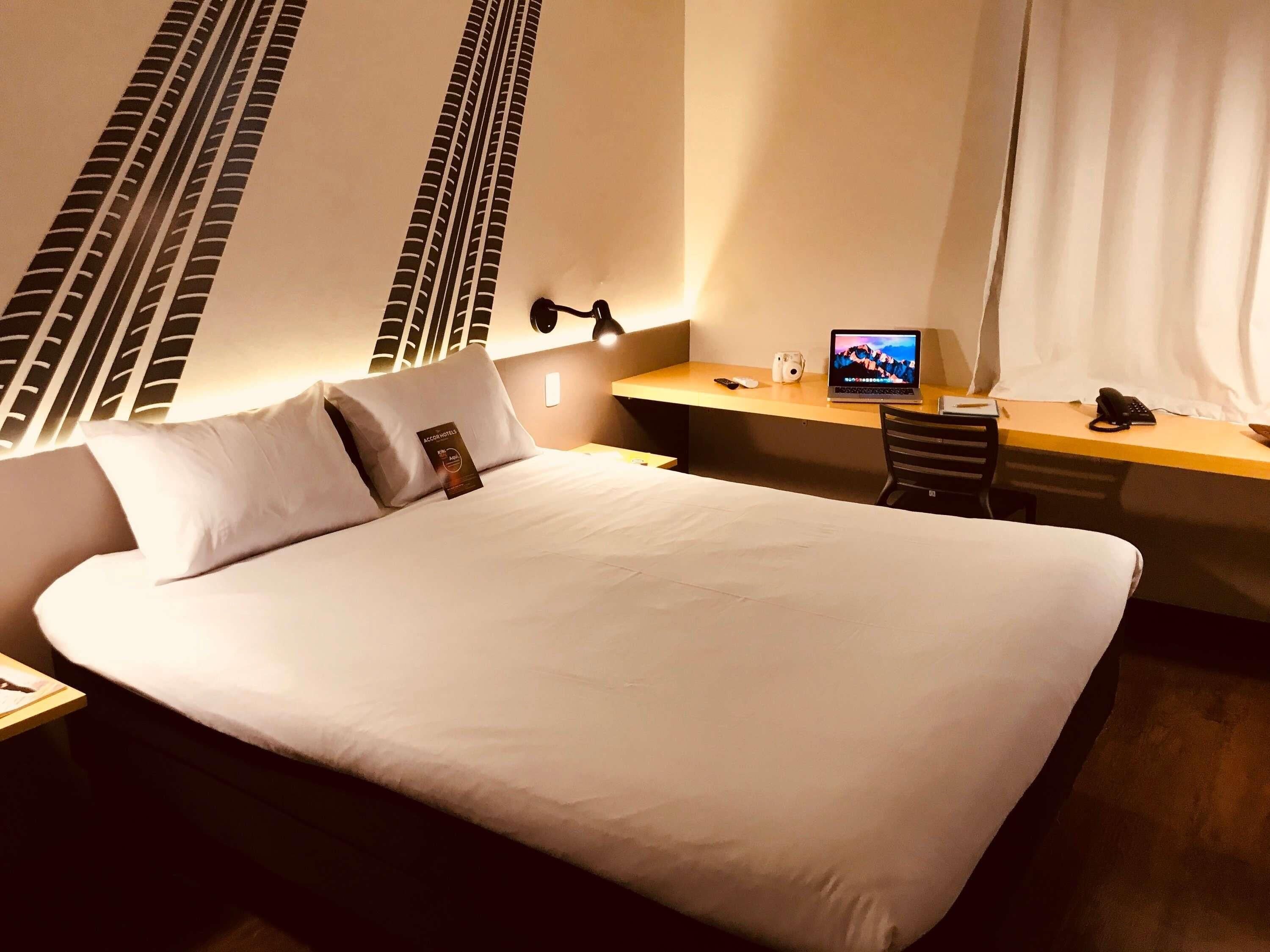 Safe på rommet, skrivebord, lydisolert og wi-fi (inkludert)