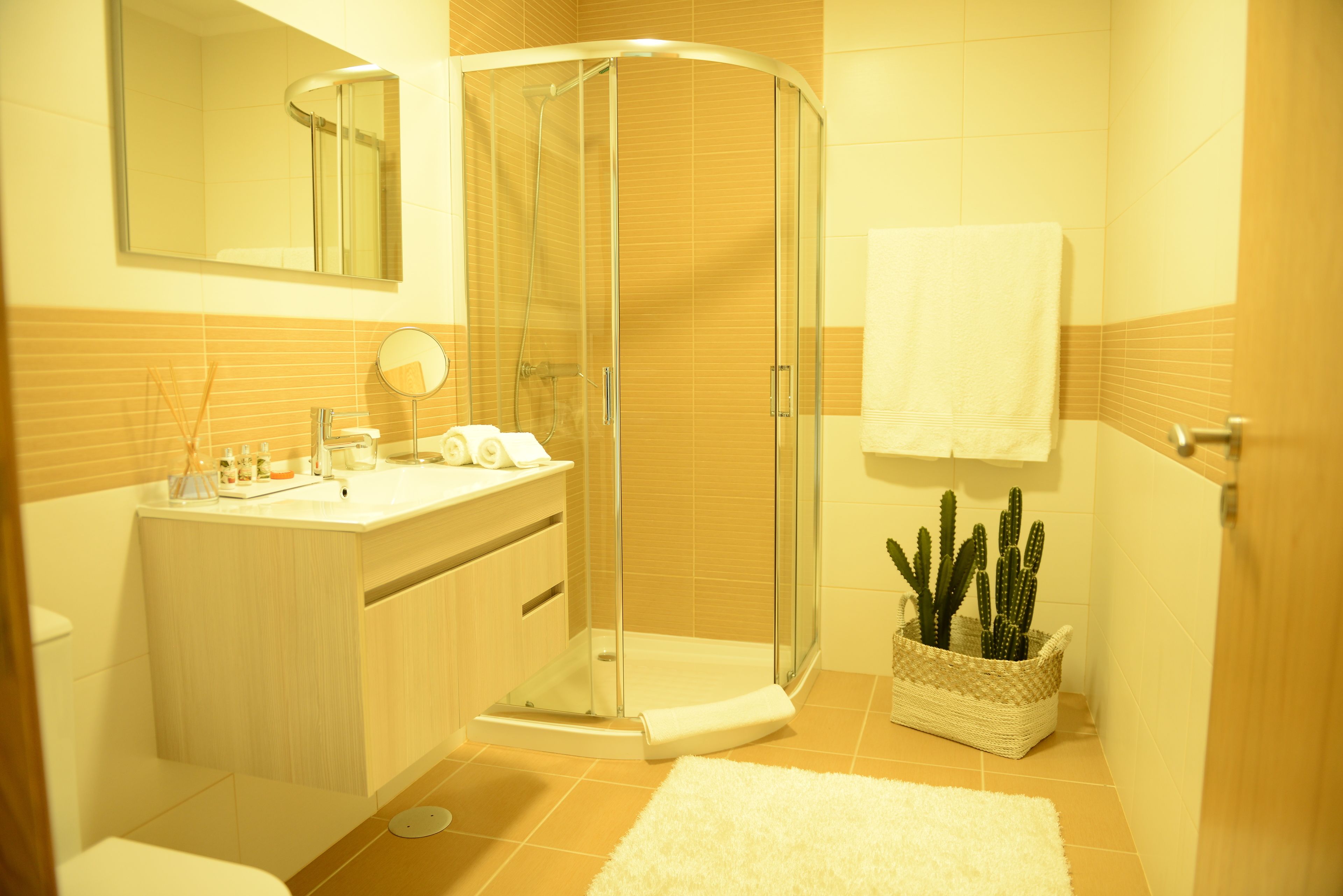 House, 3 Bedrooms, Pool View | Bathroom | Free toiletries, hair dryer, bathrobes, towels