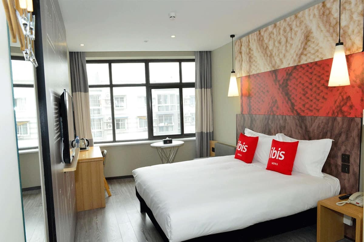 Decoración personalizada, muebles diferentes y wifi gratis