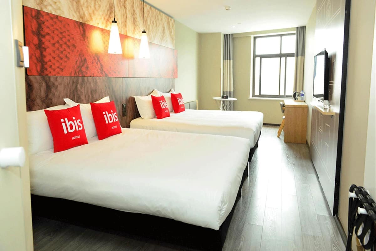Habitación familiar | Decoración personalizada, muebles diferentes y wifi gratis