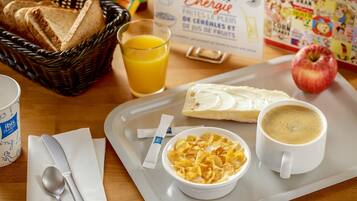 Petit déjeuner buffet (8.5 EUR par personne)