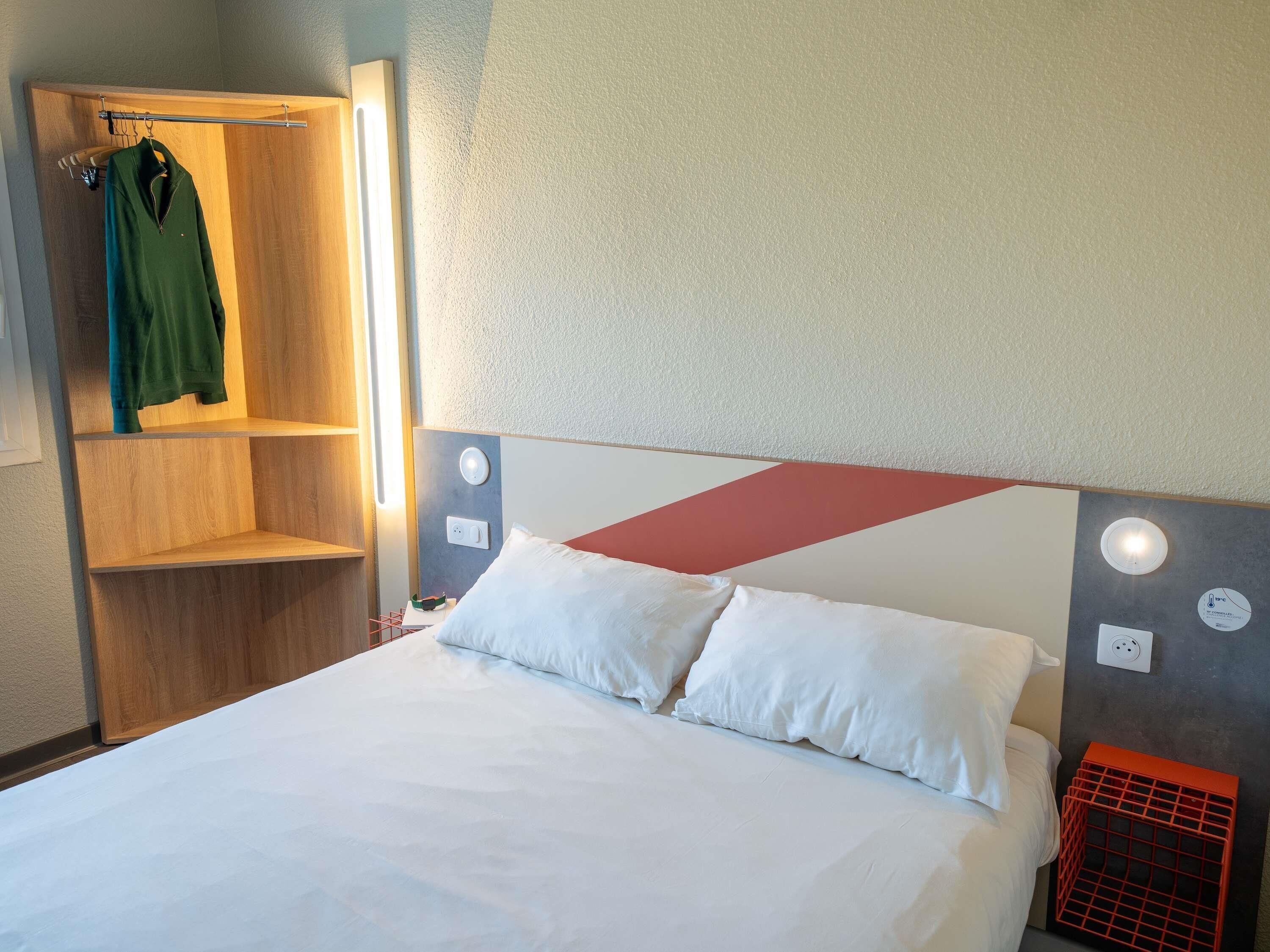 Quarto casal | Escrivaninha, espaço de trabalho para notebook, Wi-Fi de cortesia