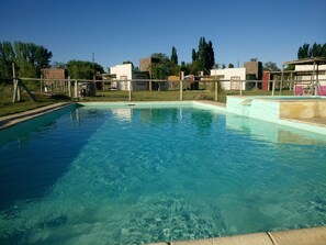 Seasonal outdoor pool - Cabanas del Puente (San Rafael)