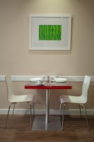Classic Room, 1 Queen Bed | In-room dining
