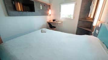 Double Room | Desk, blackout drapes, free WiFi, bed sheets