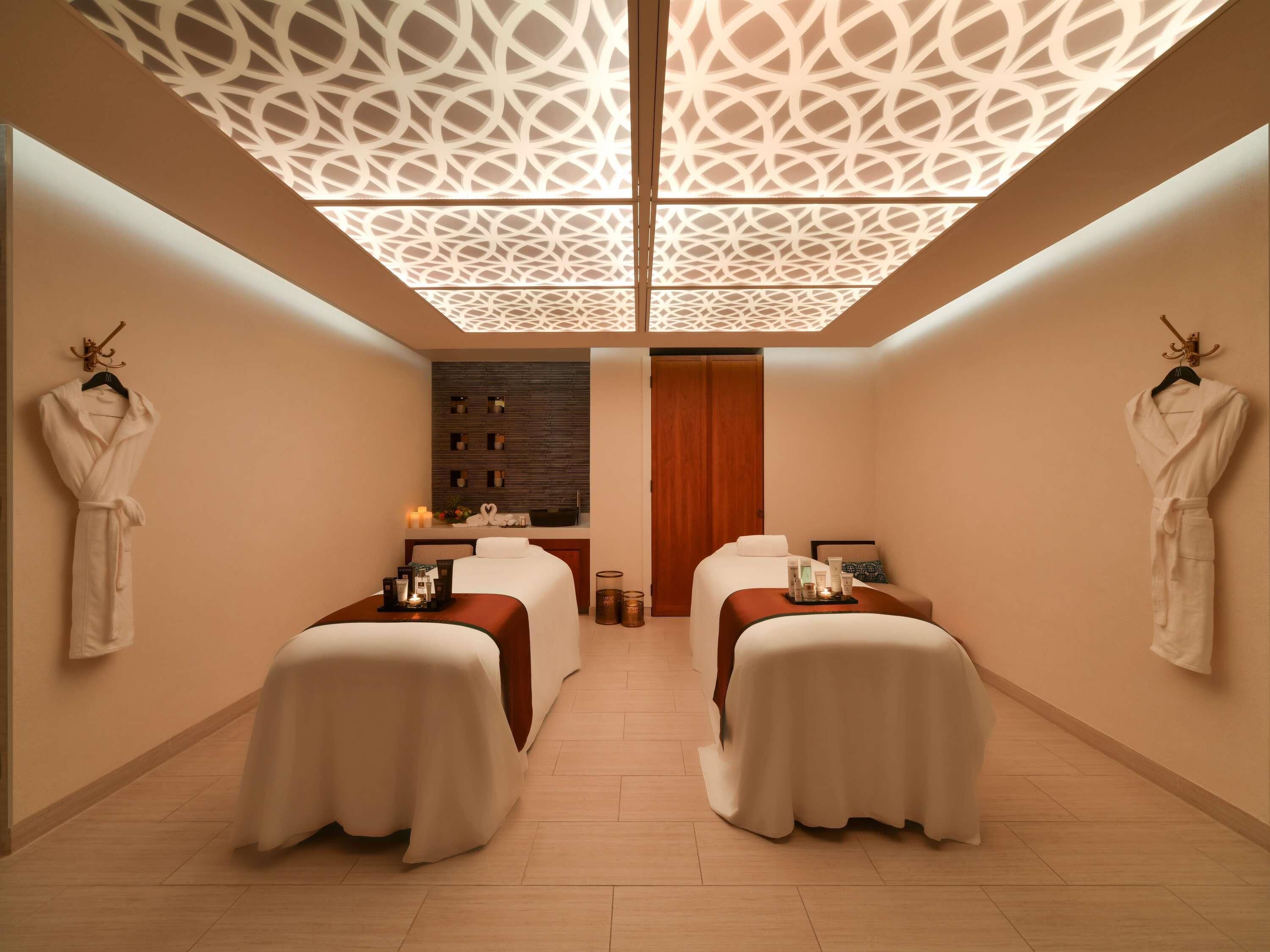 Couples treatment rooms, body treatments, aromatherapy