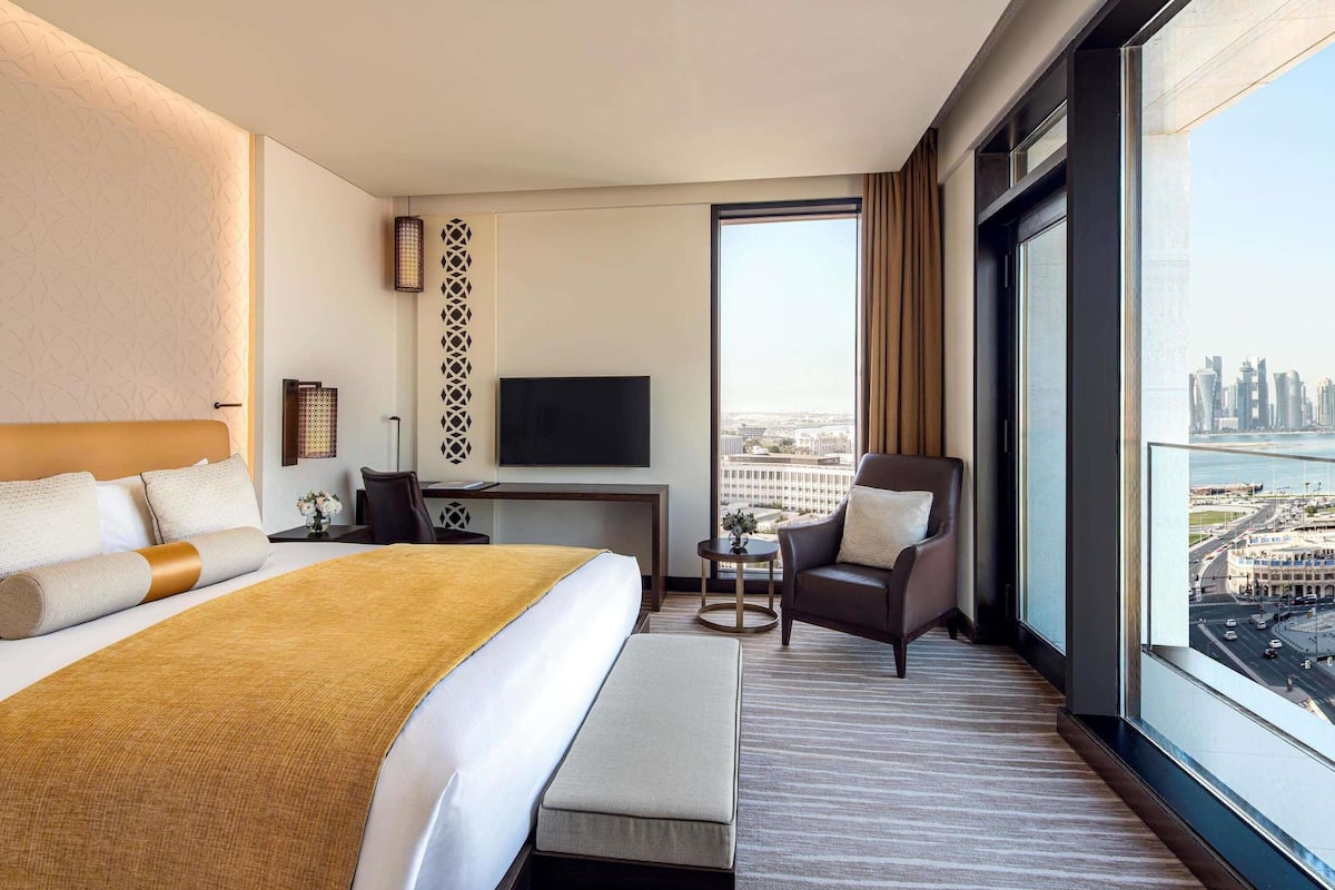 Chambre Deluxe, 1 trÚs grand lit, balcon | Literie de qualité, minibar, coffre-fort, décor unique