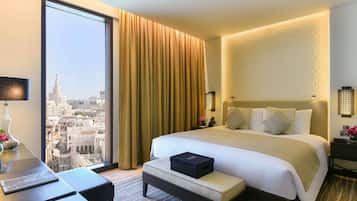 Souq Suite, 1 Bedroom with 1 King-Size Bed, Terrace with Souq Waqif Views and Living Area