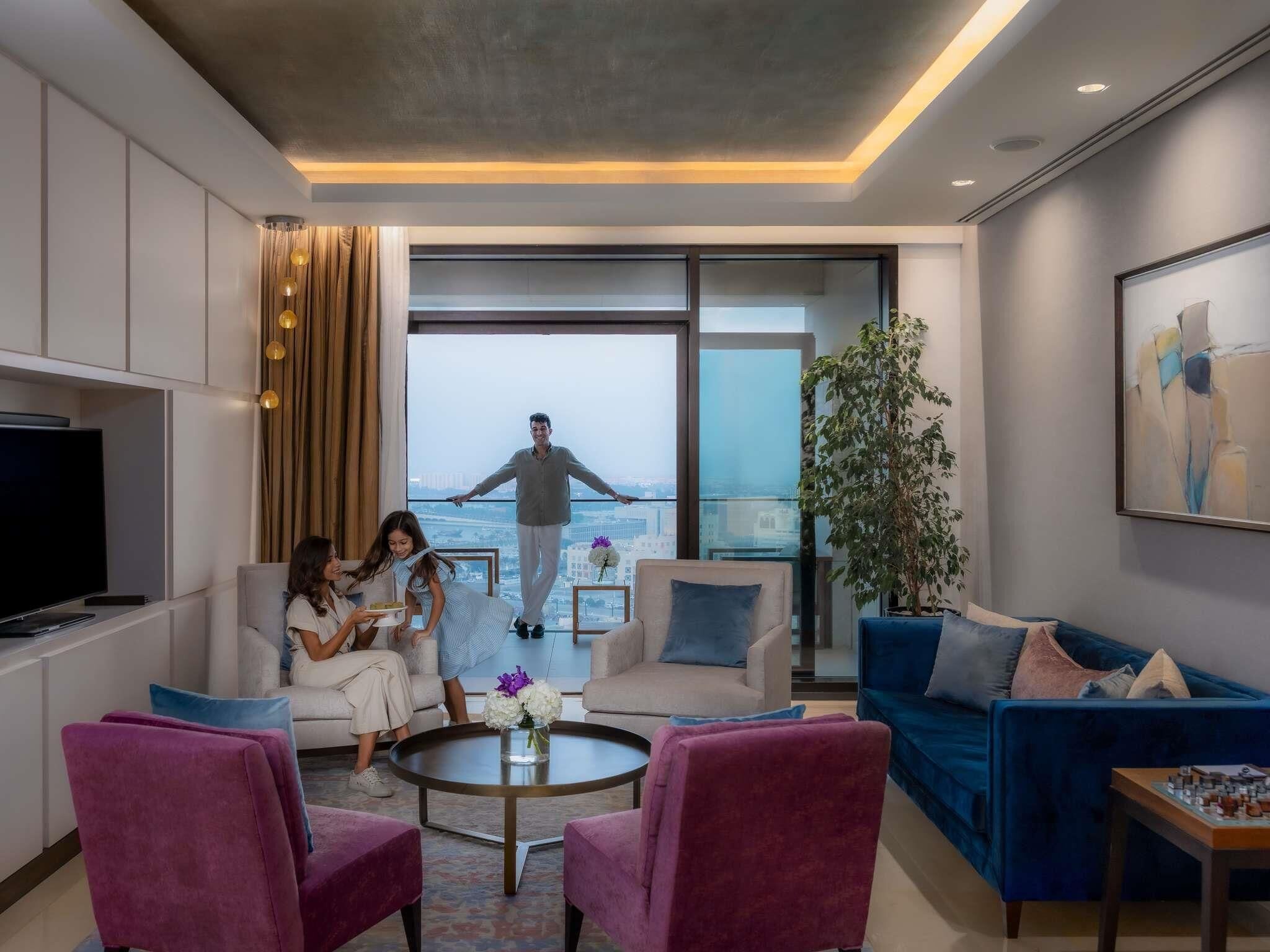 Suite, 2 Bedrooms, Kitchen | Premium bedding, minibar, in-room safe, individually decorated