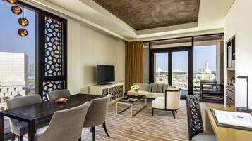 Suite, 1 camera da letto, terrazzo (SOUQ Waqif View) | Biancheria da letto di alta qualità, minibar, una cassaforte in camera