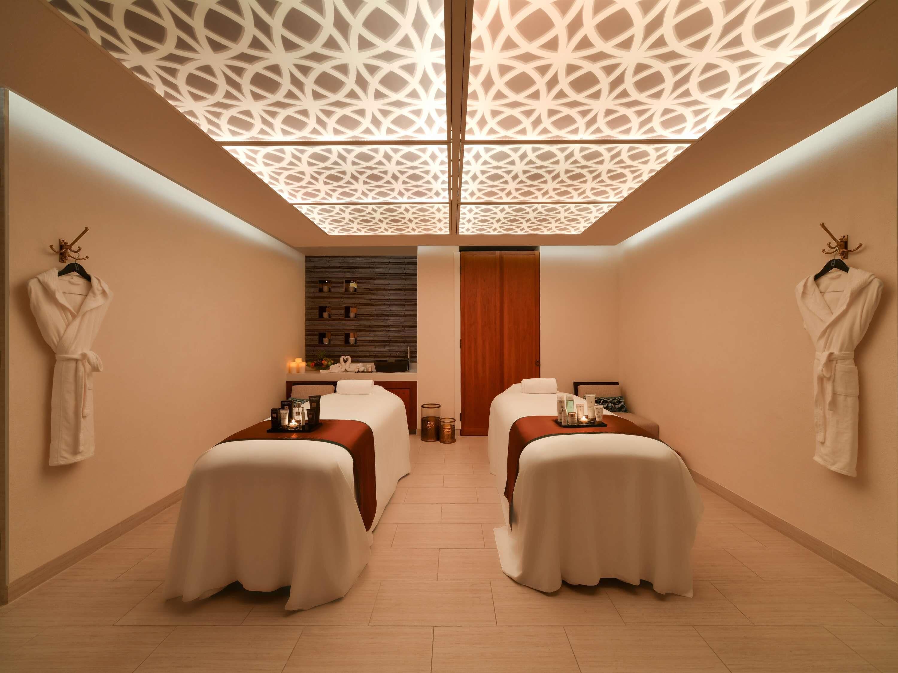 Couples treatment rooms, body treatments, aromatherapy