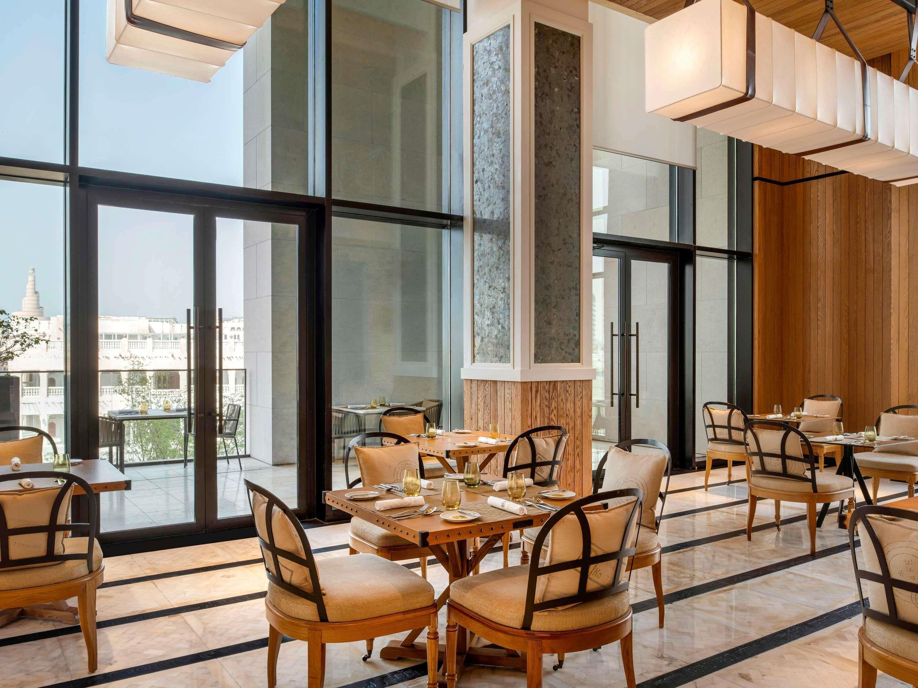 3 restaurants; breakfast, lunch, dinner, and brunch served