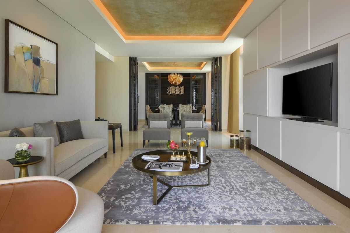 Suite, 2 Bedrooms, Kitchen