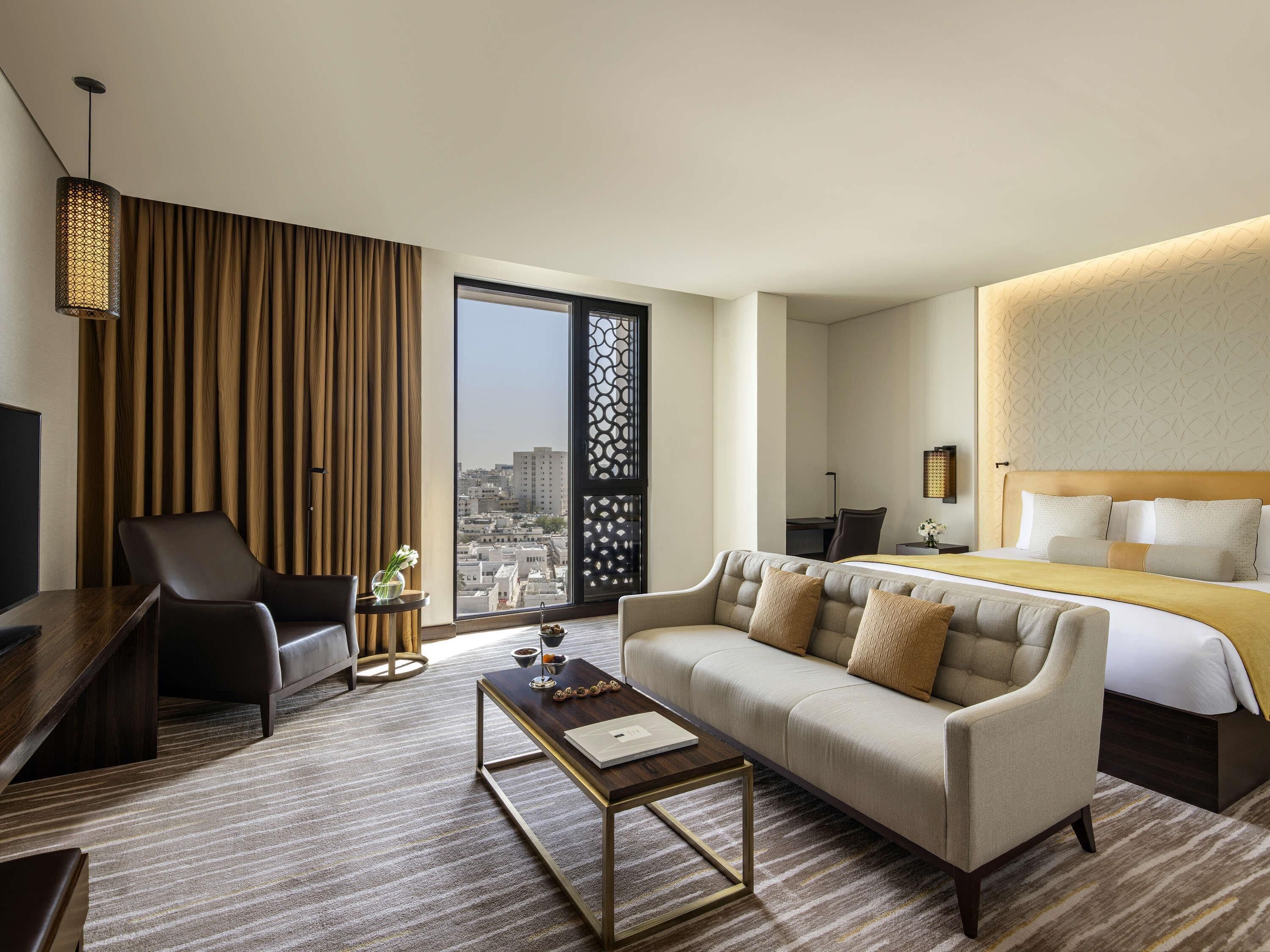 Chambre exécutive, 1 très grand lit | Literie de qualité, minibar, coffre-fort, décor unique
