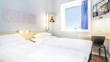 Habitación Confort con 2 camas individuales, 2 camas individuales | Escritorio y espacio para trabajar con un portátil