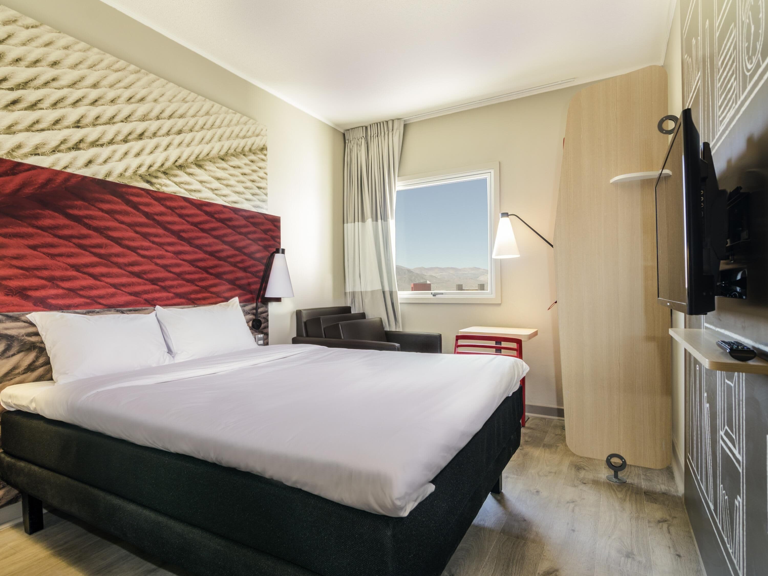 Quarto conforto, várias camas | Cofres nos quartos, escrivaninha, quartos à prova de som