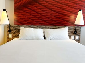 In-room safe, desk, soundproofing, free WiFi
