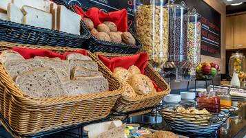 Desayuno buffet todos los dĂas (con cargo)