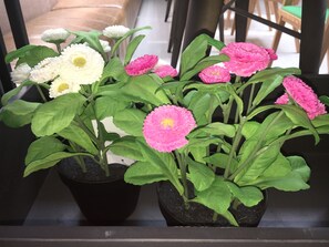 بوفيه فطور يوميًا بتكلفة قدرها (30 CNY للشخص)