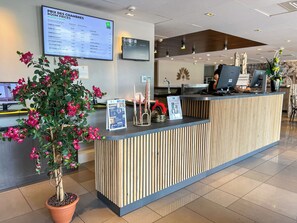 Reception - ibis budget Nimes Centre Gare (Nîmes)