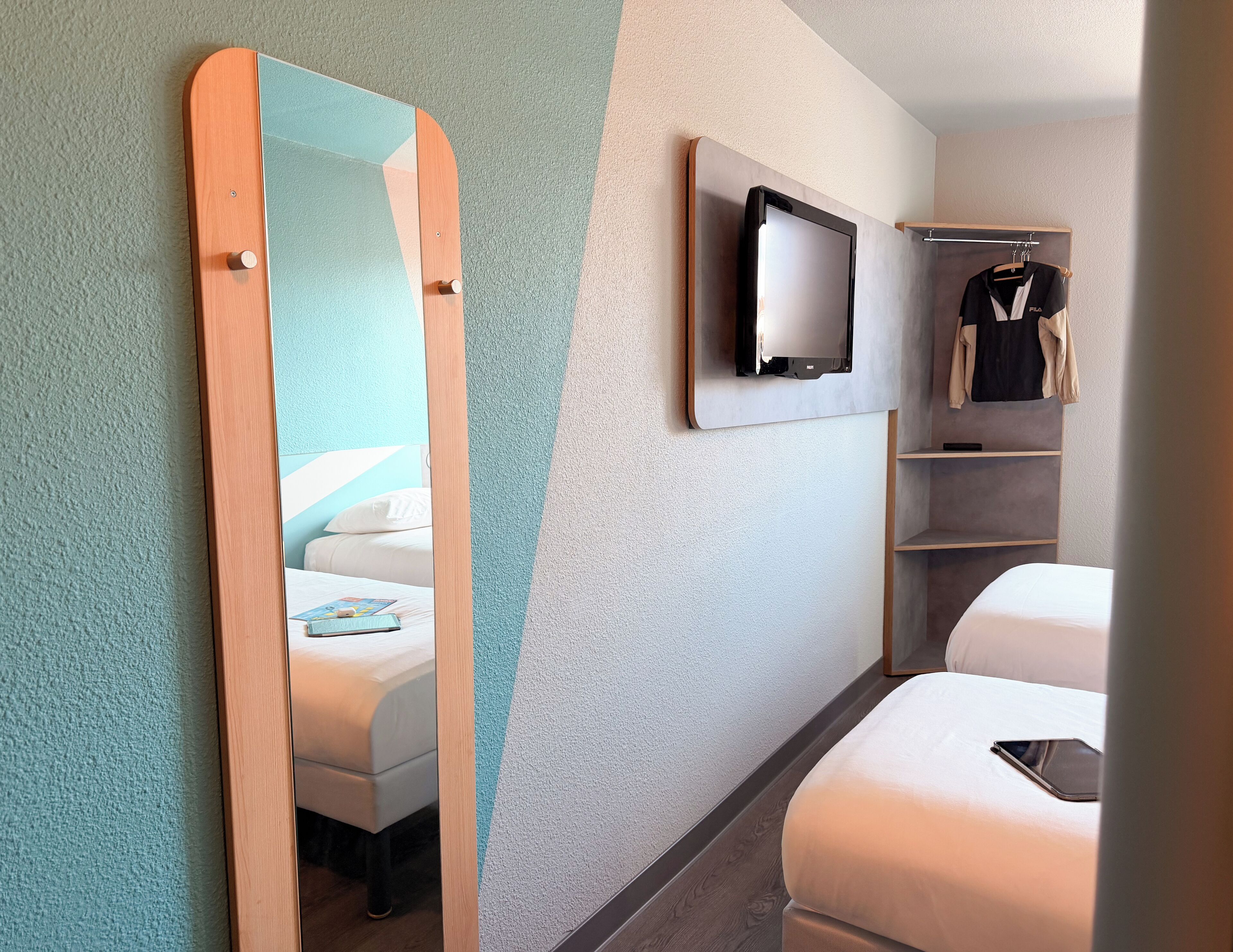 Chambre avec lits jumeaux, 2 lits une place | Bureau, rideaux occultants, chambres insonorisées