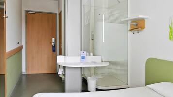 Bureau, rideaux occultants, chambres insonorisées