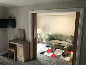 Deluxe Double Room | Individually decorated, individually furnished, desk, laptop workspace