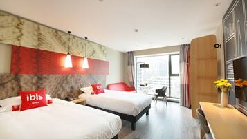 Superior Double Room | Desk, blackout curtains, soundproofing, free WiFi