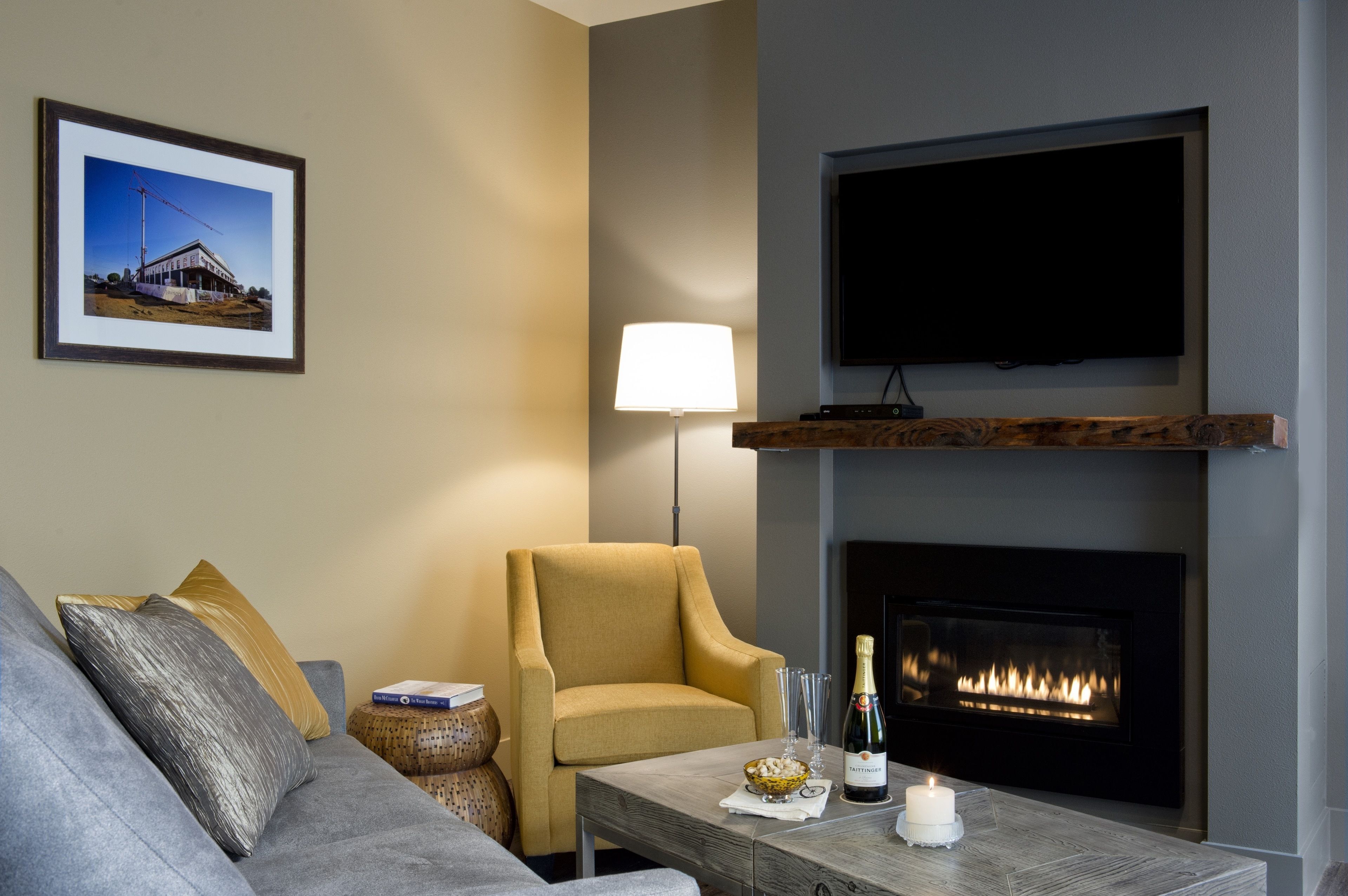 studio suite, 1 king bed with sofa bed, kitchenette, courtyard area | living area | 50-inch smart tv with cable channels