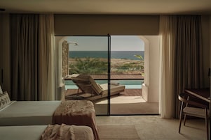 2-Bedroom Classic Sea View Private Pool | Biancheria da letto di alta qualità, copriletto in piuma, minibar