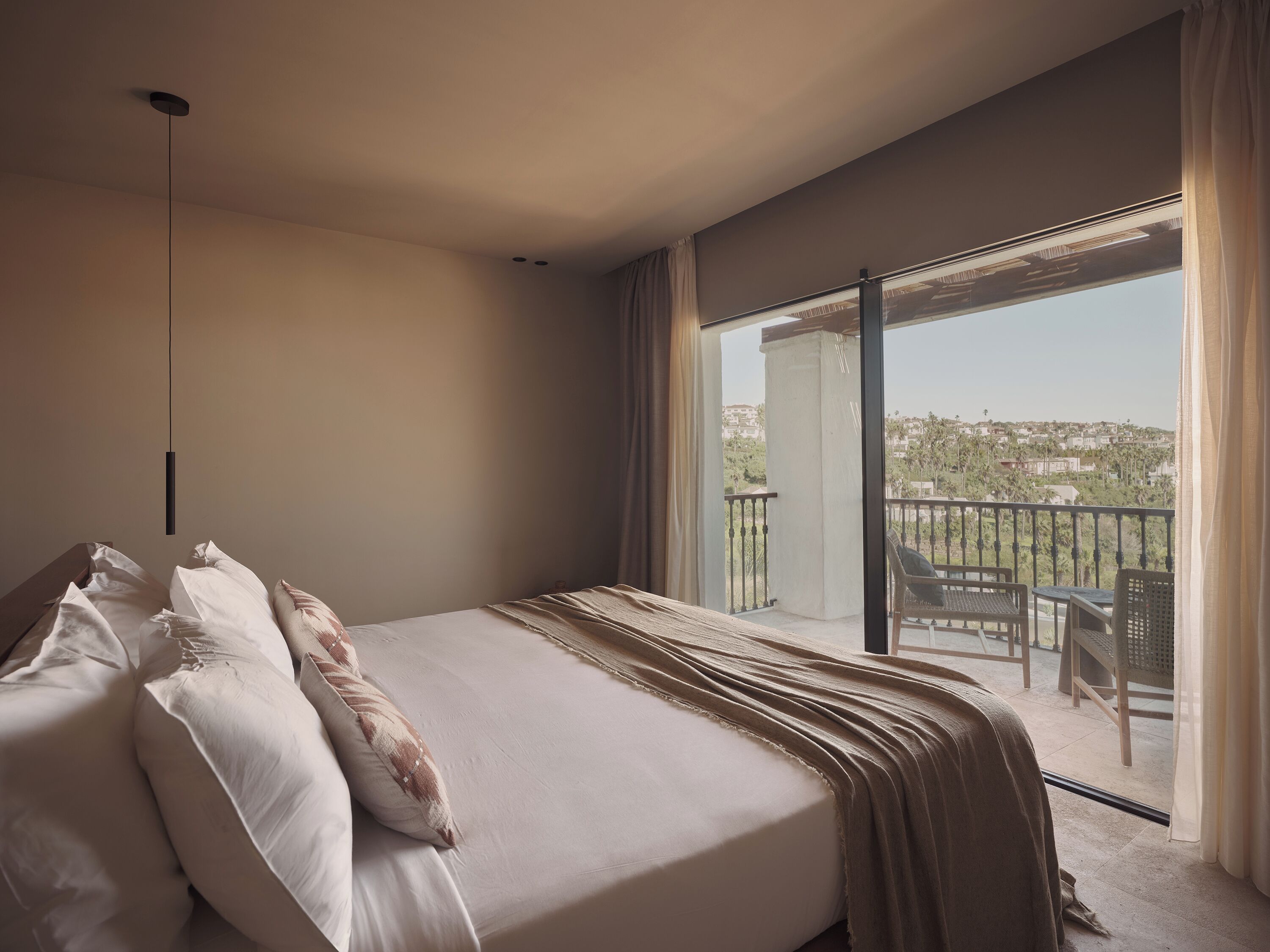 Premium bedding, down comforters, minibar, in-room safe