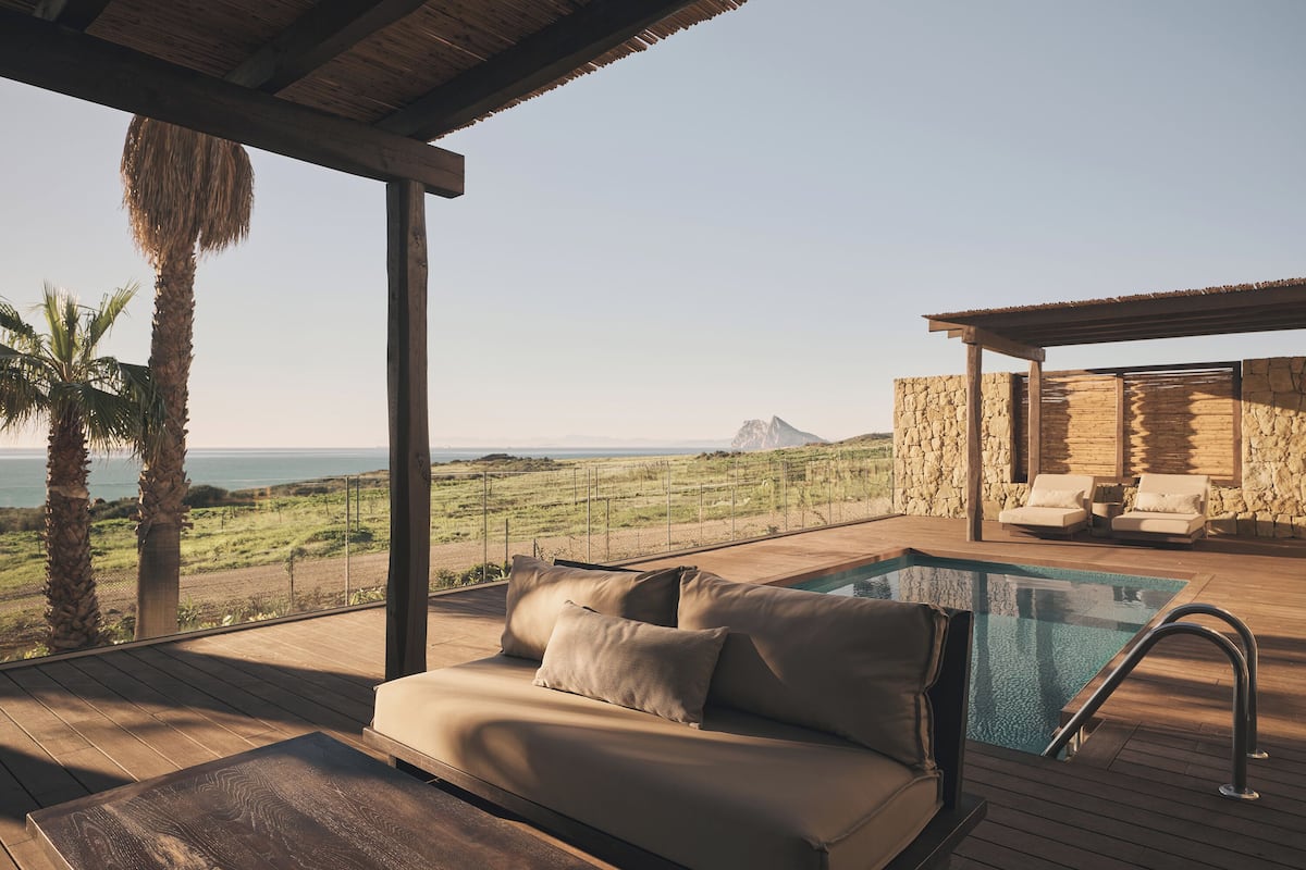 2-Bedroom Deluxe Suite Sea View Private Pool | Terrace/patio