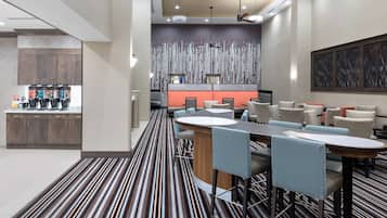 Café da manhã continental grátis todos os dias