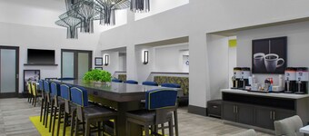 Hampton Inn & Suites Irvine-Orange County Airport