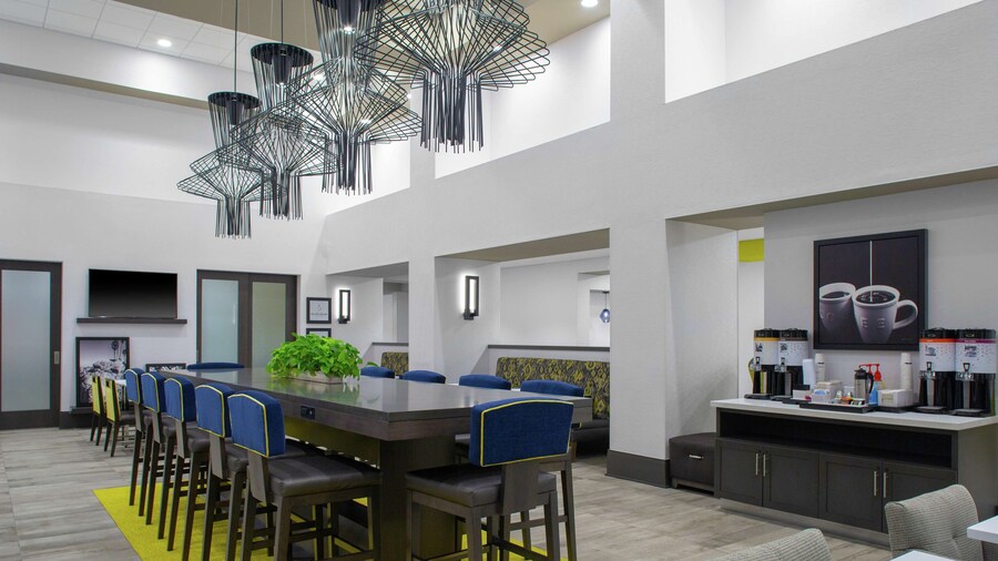 Hampton Inn & Suites Irvine-Orange County Airport
