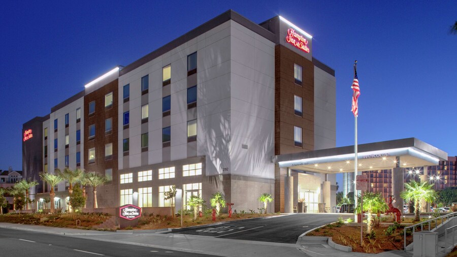 Hampton Inn & Suites Irvine-Orange County Airport