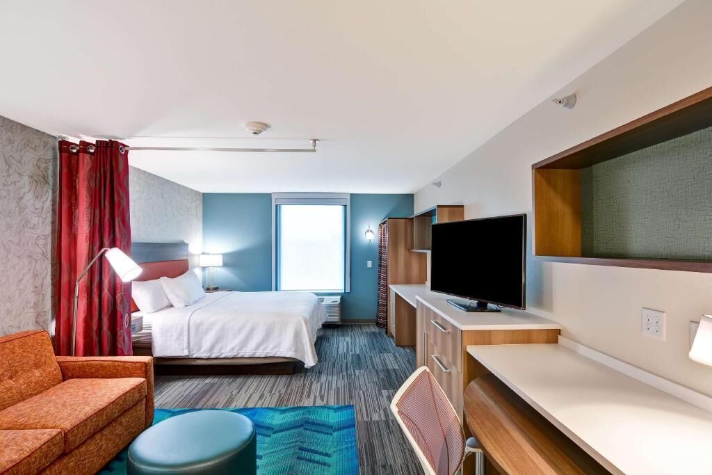 Desk, blackout drapes, iron/ironing board, free WiFi